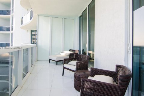 Condo in Sunny Isles Beach, Florida, 3 bedrooms  № 1293691 - photo 23