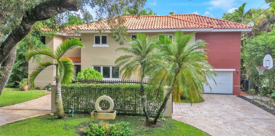 Villa ou maison à Coral Gables, Floride 3 chambres, 257.15 m2 № 1357137