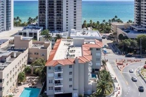 Copropriété à louer à Miami Beach, Floride: 2 chambres, 96.62 m2 № 1357136 - photo 1