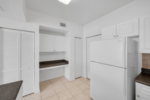 Condo in Stuart, Florida, 2 bedrooms  № 1217450 - photo 28