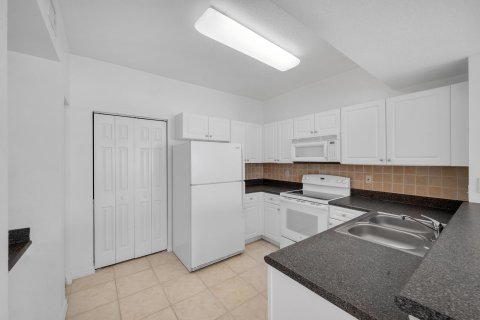 Condo in Stuart, Florida, 2 bedrooms  № 1217450 - photo 27