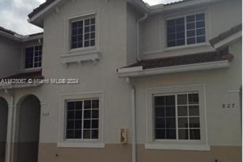 Condominio en venta en Miami Gardens, Florida, 3 dormitorios, 131.83 m2 № 1282229 - foto 1