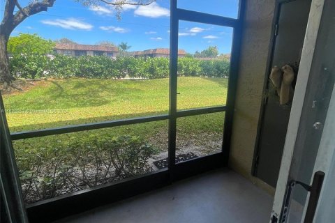 Copropriété à vendre à Pembroke Pines, Floride: 2 chambres, 84.91 m2 № 1282284 - photo 6