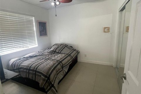 Copropriété à vendre à Pembroke Pines, Floride: 2 chambres, 84.91 m2 № 1282284 - photo 13