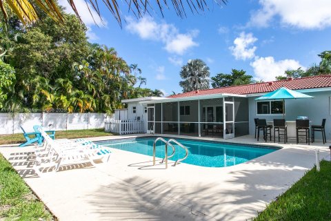 Villa ou maison à louer à Dania Beach, Floride: 4 chambres, 164.62 m2 № 198298 - photo 1