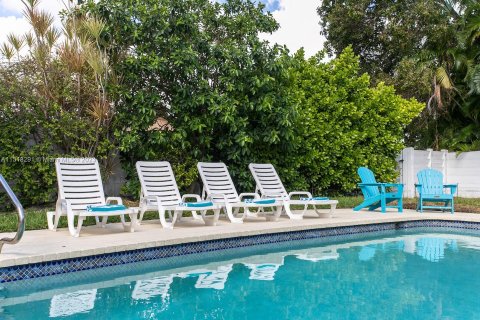 Villa ou maison à louer à Dania Beach, Floride: 4 chambres, 164.62 m2 № 198298 - photo 7