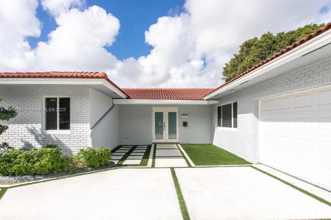 Villa ou maison à louer à Dania Beach, Floride: 4 chambres, 164.62 m2 № 198298 - photo 4