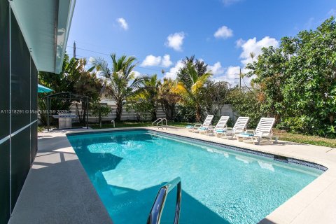 Villa ou maison à louer à Dania Beach, Floride: 4 chambres, 164.62 m2 № 198298 - photo 9