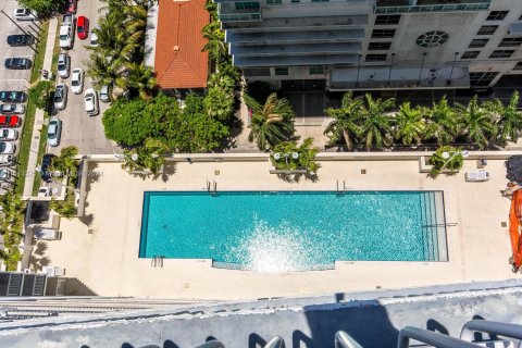 Condominio en venta en Miami, Florida, 3 dormitorios, 114.46 m2 № 944415 - foto 24