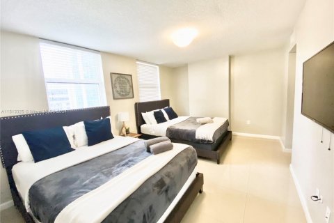 Condominio en venta en Miami, Florida, 3 dormitorios, 114.46 m2 № 944415 - foto 5