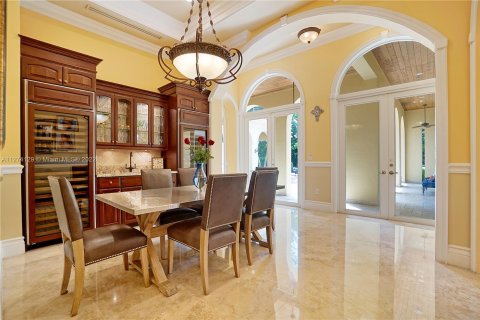 Villa ou maison à vendre à Pinecrest, Floride: 8 chambres, 809.36 m2 № 124695 - photo 21