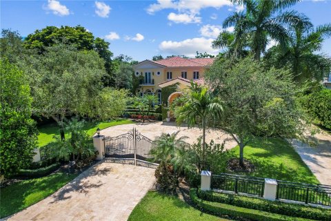 Villa ou maison à vendre à Pinecrest, Floride: 8 chambres, 809.36 m2 № 124695 - photo 5