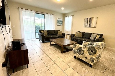 Casa en venta en Kissimmee, Florida, 7 dormitorios, 307.88 m2 № 1336716 - foto 13