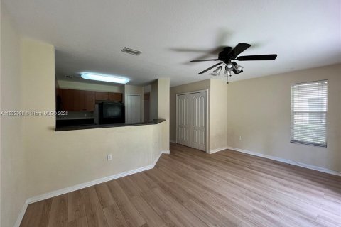 Adosado en venta en Miramar, Florida, 3 dormitorios, 114.73 m2 № 991319 - foto 8