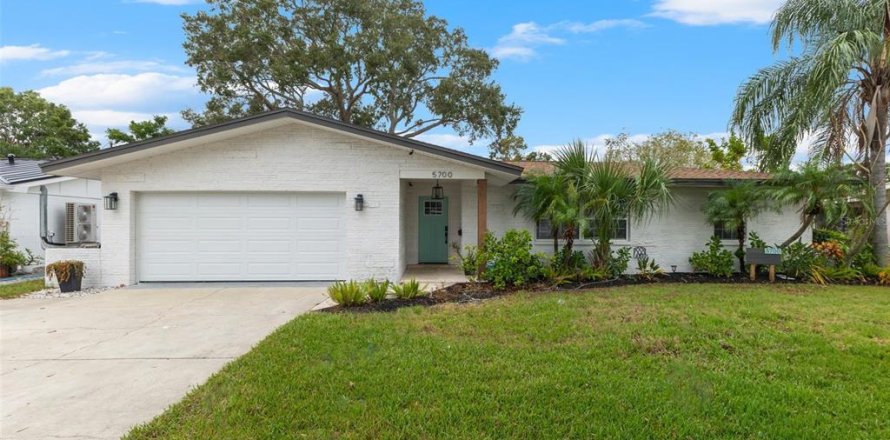 Casa en Saint Petersburg, Florida 4 dormitorios, 174.47 m2 № 1400714