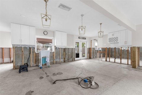 Casa en venta en Saint Petersburg, Florida, 4 dormitorios, 174.47 m2 № 1400714 - foto 9