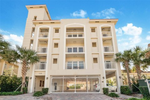 Copropriété à vendre à Coral Gables, Floride: 2 chambres, 146.51 m2 № 440774 - photo 1