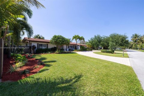 Villa ou maison à vendre à Palmetto Bay, Floride: 5 chambres, 285.4 m2 № 1128453 - photo 3