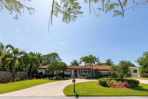 Villa ou maison à vendre à Palmetto Bay, Floride: 5 chambres, 285.4 m2 № 1128453 - photo 1