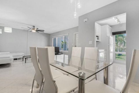 Copropriété à vendre à Pompano Beach, Floride: 2 chambres, 77.85 m2 № 1185170 - photo 12