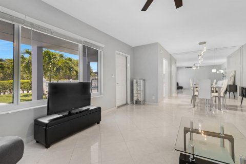 Copropriété à vendre à Pompano Beach, Floride: 2 chambres, 77.85 m2 № 1185170 - photo 18