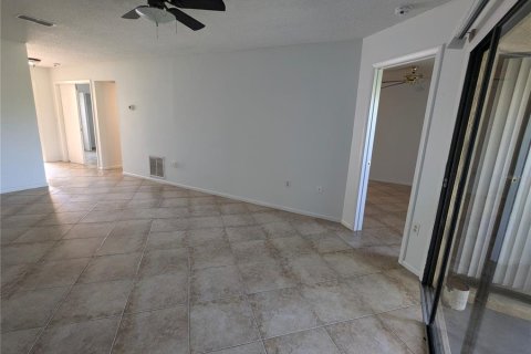 Condo in Orlando, Florida, 2 bedrooms  № 1374052 - photo 26