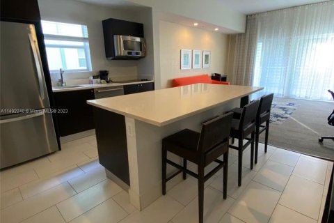 Condominio en venta en Doral, Florida, 1 dormitorio, 99.41 m2 № 884004 - foto 9
