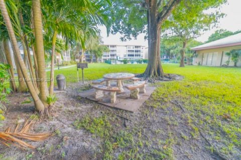 Condo in Lauderdale Lakes, Florida, 2 bedrooms  № 1235761 - photo 18