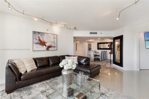 Condo in Aventura, Florida, 3 bedrooms  № 1421614 - photo 4