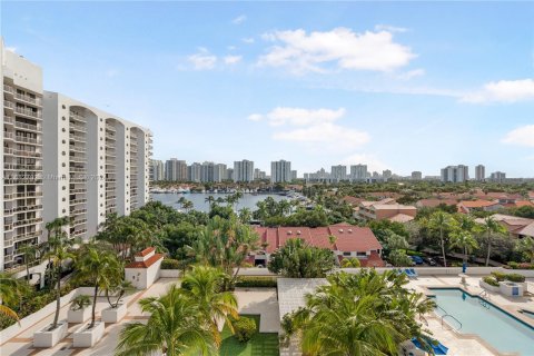 Condo in Aventura, Florida, 3 bedrooms  № 1421614 - photo 17