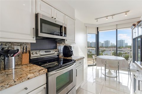 Condo in Aventura, Florida, 3 bedrooms  № 1421614 - photo 8