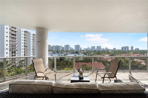 Condo in Aventura, Florida, 3 bedrooms  № 1421614 - photo 1