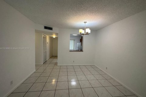 Condominio en venta en Miramar, Florida, 2 dormitorios, 77.29 m2 № 965610 - foto 5
