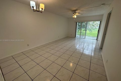 Condominio en venta en Miramar, Florida, 2 dormitorios, 77.29 m2 № 965610 - foto 7