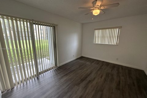 Condominio en venta en Miramar, Florida, 2 dormitorios, 77.29 m2 № 965610 - foto 10