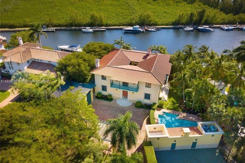 Casa en venta en Coral Gables, Florida, 6 dormitorios, 591.6 m2 № 965658 - foto 10