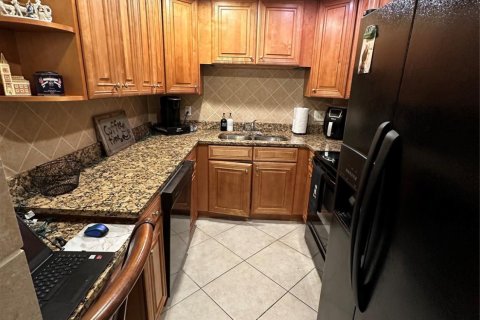 Condo in Lauderhill, Florida, 1 bedroom  № 711291 - photo 5