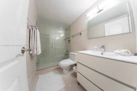 Copropriété à louer à Miami Beach, Floride: 2 chambres, 86.4 m2 № 132287 - photo 14