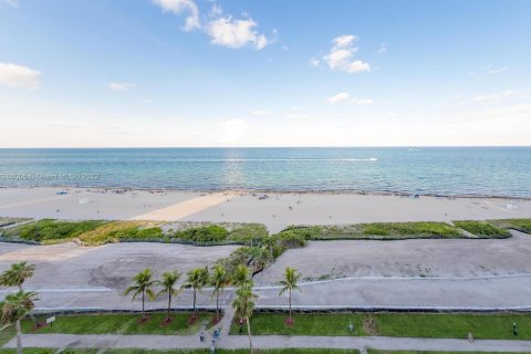 Condominio en alquiler en Miami Beach, Florida, 2 dormitorios, 86.4 m2 № 132287 - foto 16