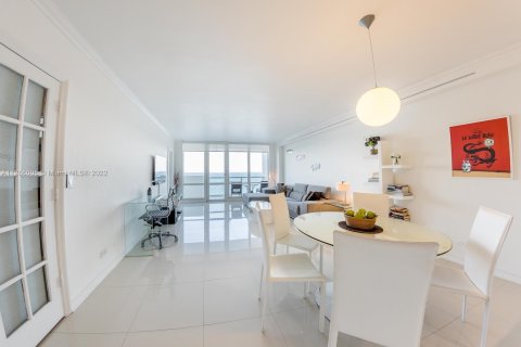 Copropriété à louer à Miami Beach, Floride: 2 chambres, 86.4 m2 № 132287 - photo 3