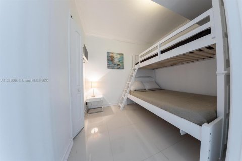 Copropriété à louer à Miami Beach, Floride: 2 chambres, 86.4 m2 № 132287 - photo 17