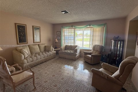 Casa en venta en Miami, Florida, 3 dormitorios, 162.3 m2 № 1413981 - foto 3