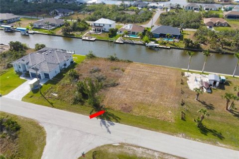 Terreno en venta en Port Charlotte, Florida № 920157 - foto 2