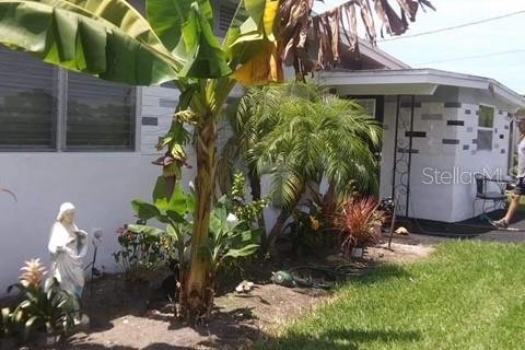 Casa en venta en New Port Richey, Florida, 2 dormitorios, 123.56 m2 № 1384885 - foto 1