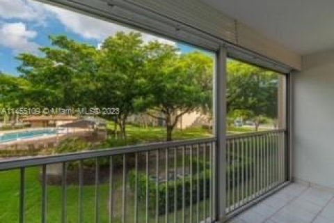 Condominio en venta en Pembroke Pines, Florida, 2 dormitorios, 110.74 m2 № 727913 - foto 4
