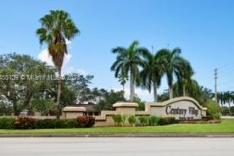 Condominio en venta en Pembroke Pines, Florida, 2 dormitorios, 110.74 m2 № 727913 - foto 1