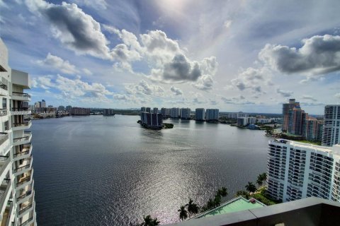 Condo in Aventura, Florida, 2 bedrooms  № 1235498 - photo 11