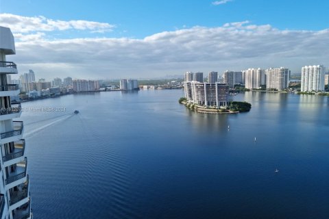 Condo in Aventura, Florida, 2 bedrooms  № 1235498 - photo 12