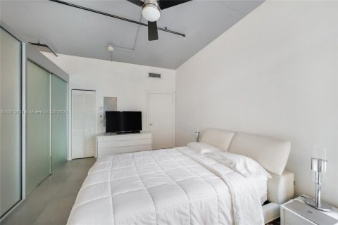 Condo in Miami Beach, Florida, 2 bedrooms  № 1235430 - photo 18