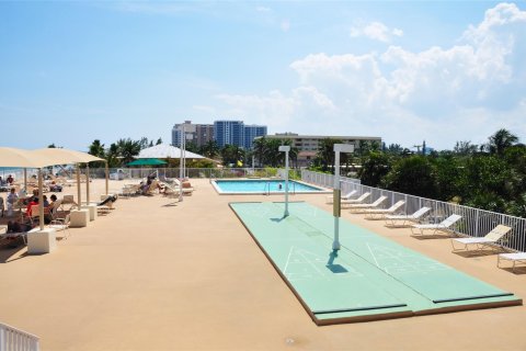 Copropriété à vendre à Pompano Beach, Floride: 2 chambres, 93.83 m2 № 924016 - photo 2